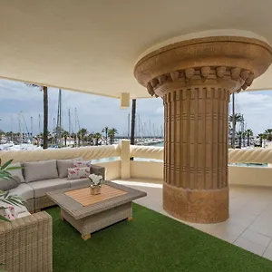 https://luxury-apartment-with-sea-views-in-puerto-marina.1costadelsol.com